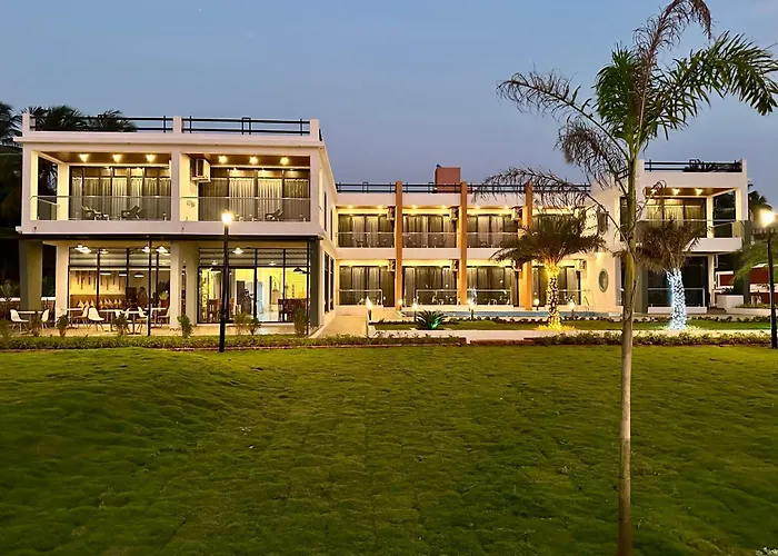 Aqualina Hotel Bhogwe