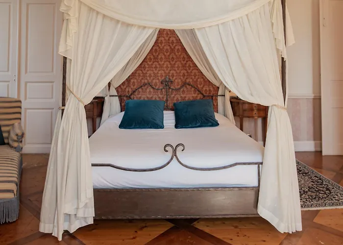 Chateau Des Comtes De Challes