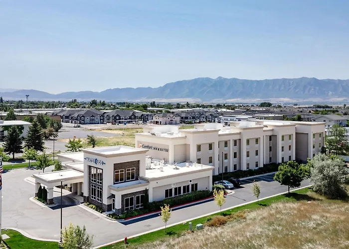 Comfort Inn & Suites Logan Near University
