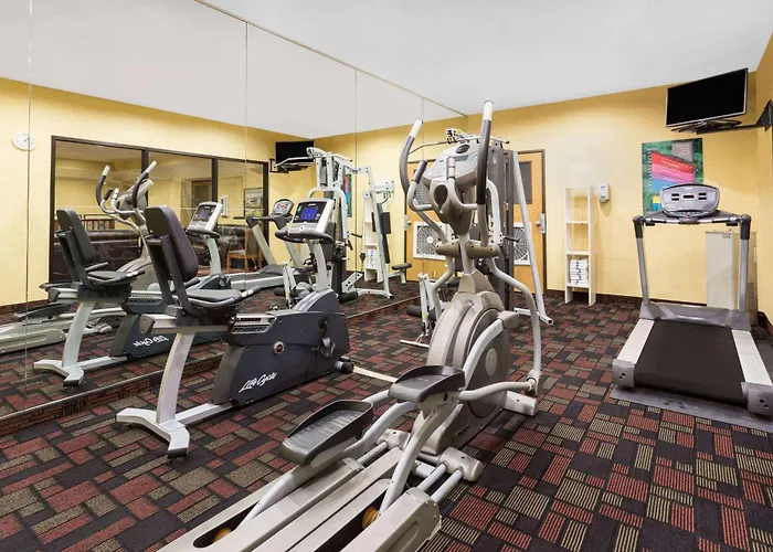Ramada By Wyndham Kent Seattle Area Hotel