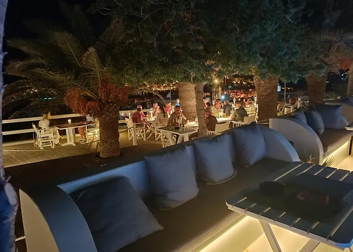 Aparthotel Zephyros Strand Paraga