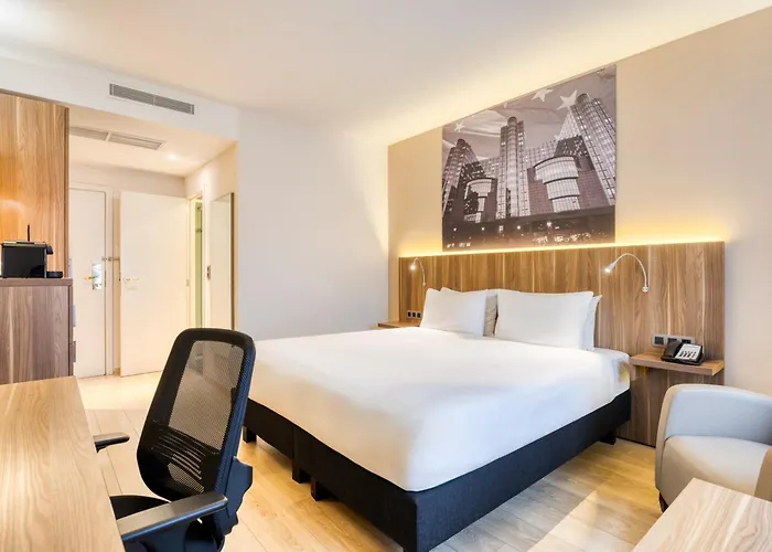 Holiday Inn Schuman By Ihg