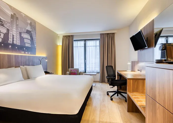 Holiday Inn Schuman By Ihg