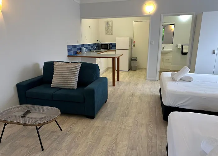 Cardwell Beachfront Motel