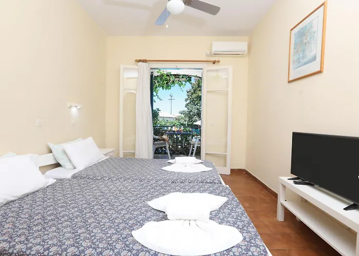 The Mayflower Studios & Apartments Moraitika