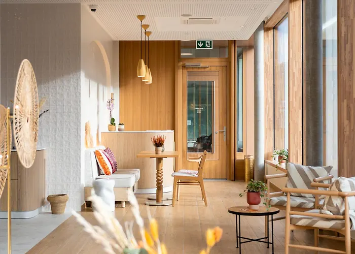 Hood Hotel