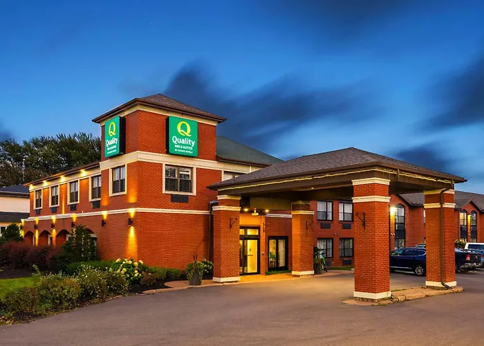 Quality Inn & Suites Garden Of The Gulf