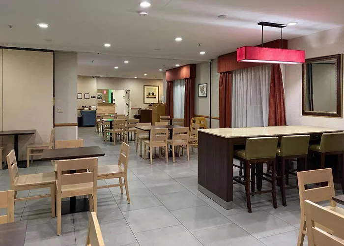 Country Inn & Suites By Radisson, Elgin, Il