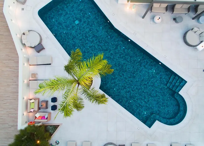 Flisvos Royal & Suites