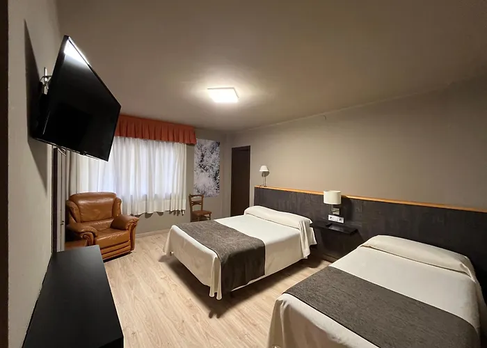Hotel Joan Canejan Les
