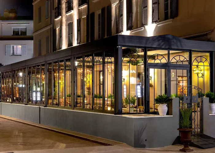 Hotel Restaurant De La Tour Sanary-sur-Mer