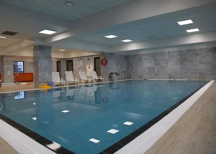Hotel I Apartamenty Gorzelanny Dzwirzyno