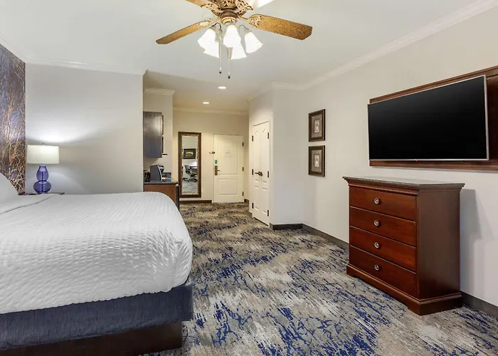 Clarion Pointe