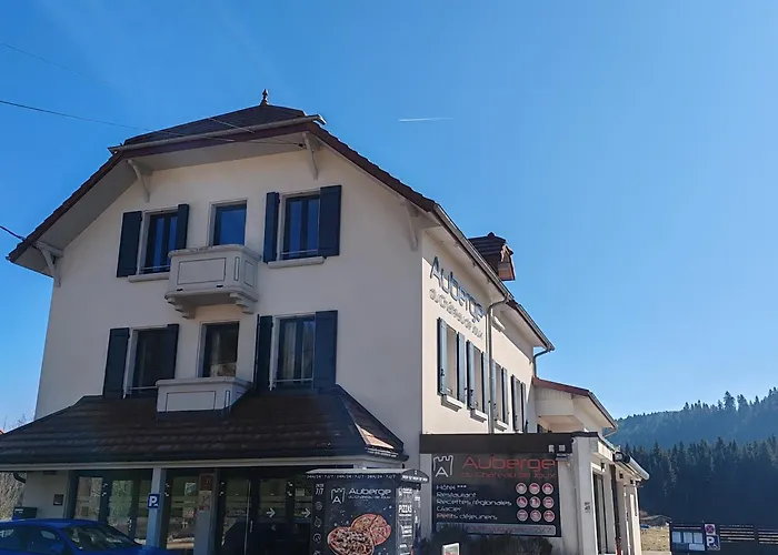 Auberge Du Chateau De Joux