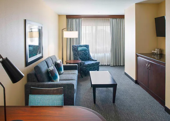 Doubletree Suites By Hilton Bentonville
