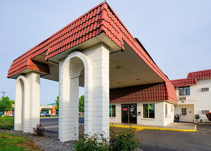Hermiston Inn & Suites