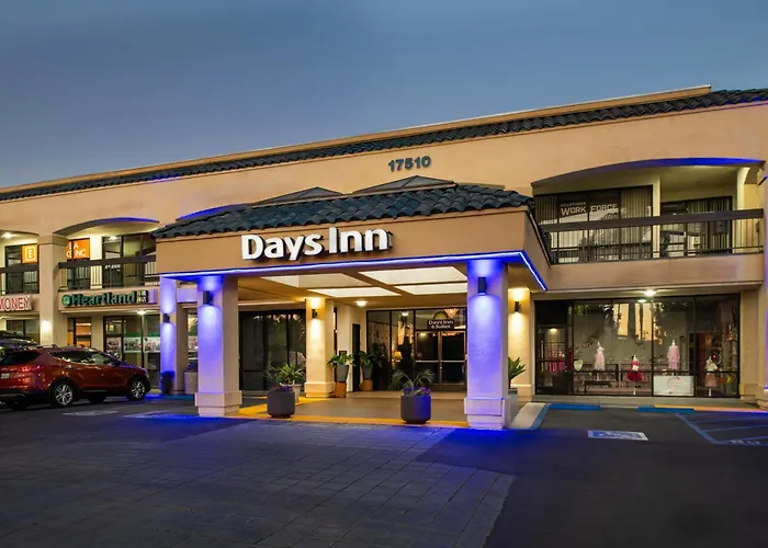 Days Inn & Suites By Wyndham