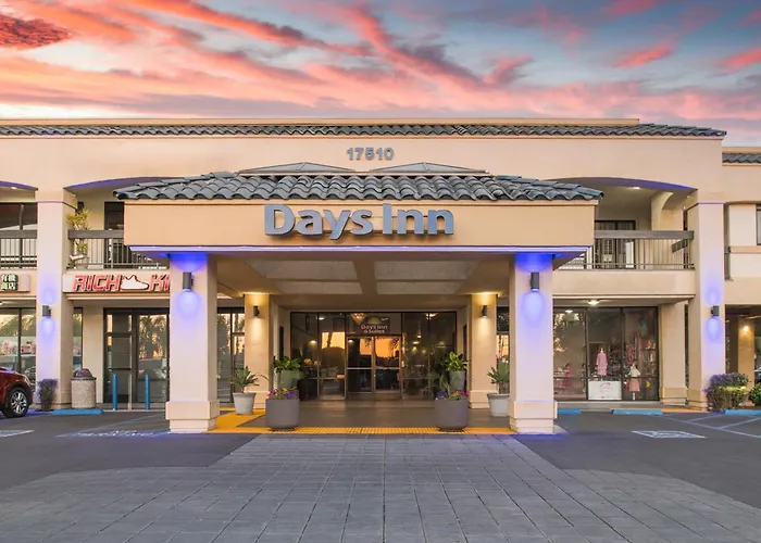 Days Inn & Suites By Wyndham