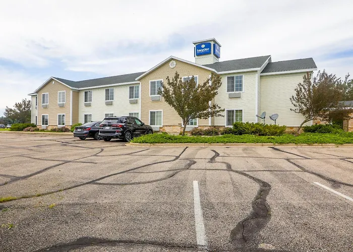 Evansville Inn & Suites By Oyo