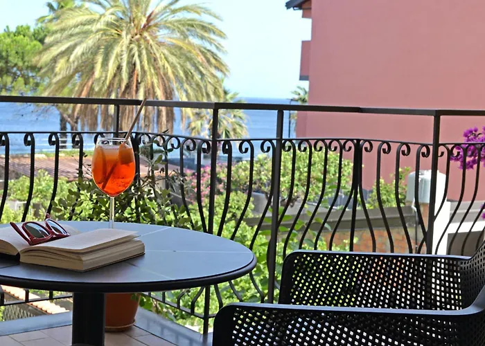 Hotel Donna Rosa SantʼAlessio Siculo