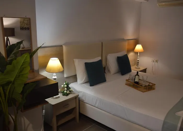 Aqua Mare Sea Side Rooms Nea Kallikrateia
