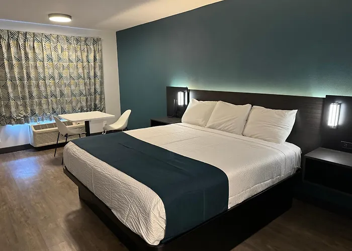 Studio 6 Suites Gardena, Ca