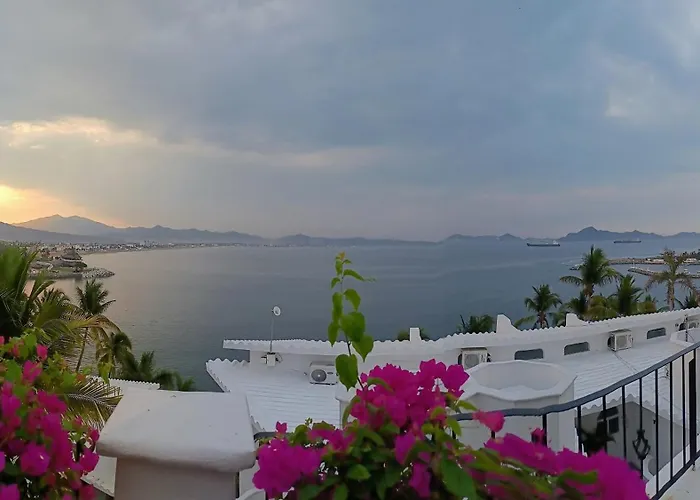 Hermoso condominio en la Bahía Manzanillo