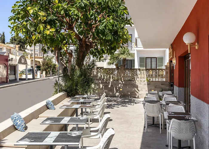 Hostal Neptuno Peguera