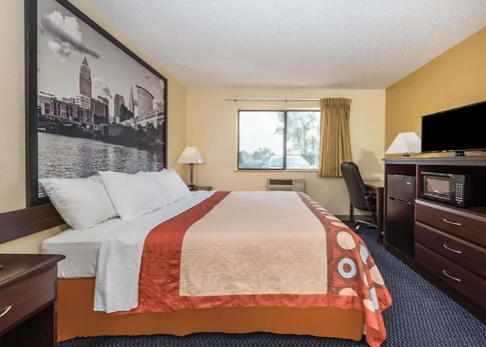 Super 8 By Wyndham Franklin/Middletown Area
