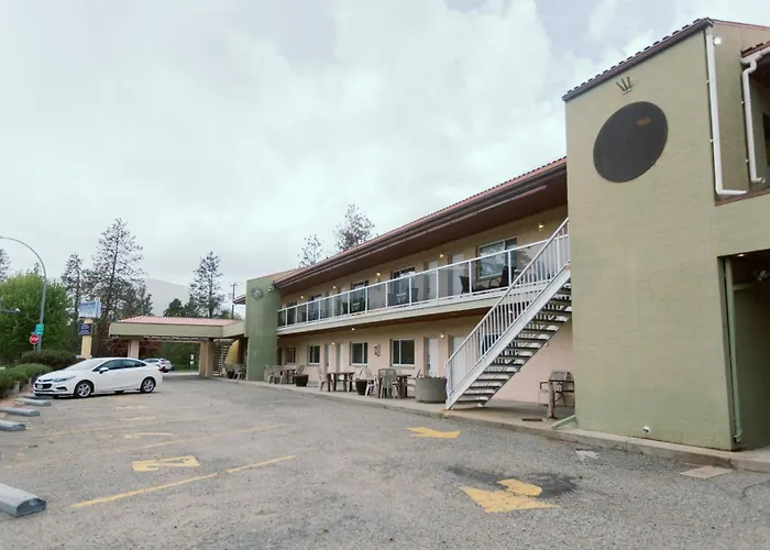 Waterfront Inn