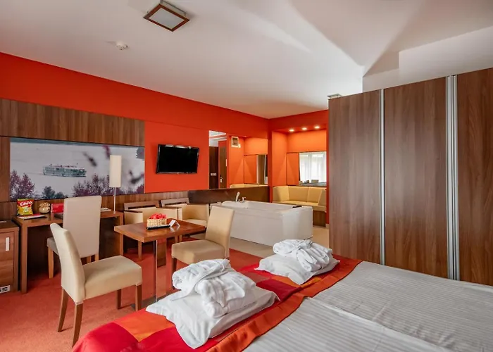 Royal Club Hotel