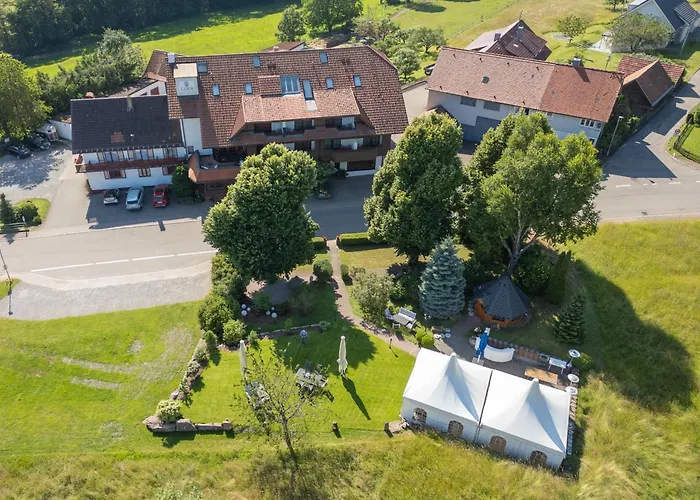 Hotel Restaurant Vinothek LAMM