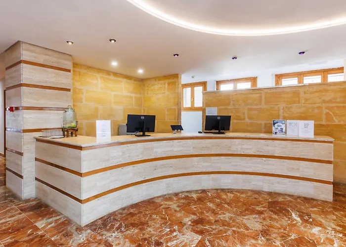 O7 Colombo Hotel S'Illot 