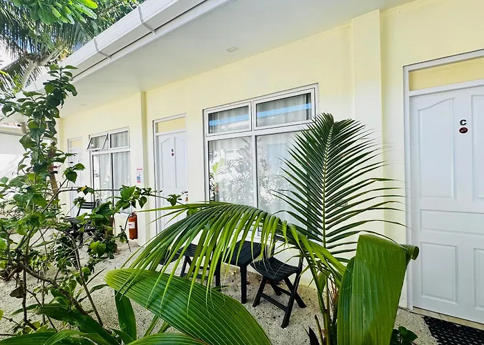 Three Hearts Guesthouse And Villas