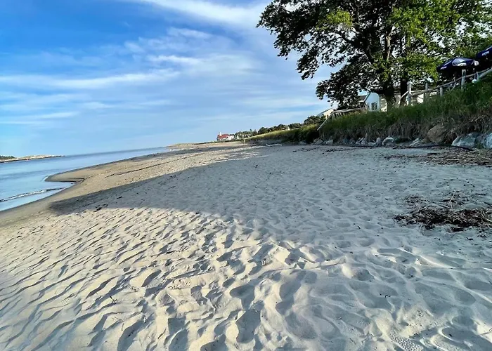 Spinneys Guesthouse & Beach Cottages