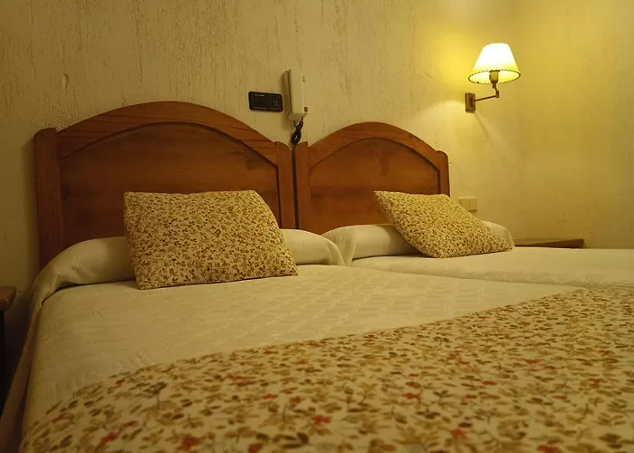 hostal Decerca Prádena