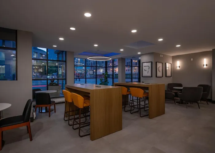Holiday Inn & Suites Downtown By Ihg