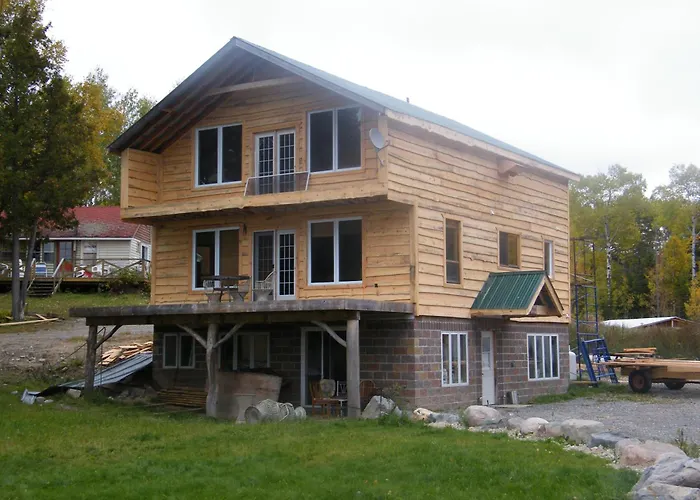 Mowat Landing Cottages