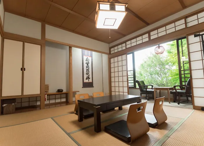 Miyajima Guest House Mikuniya