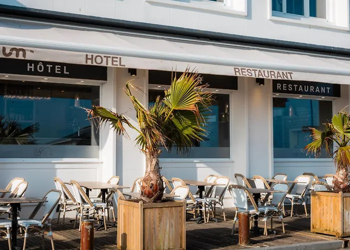 Hotel De La Marine Port-en-Bessin-Huppain