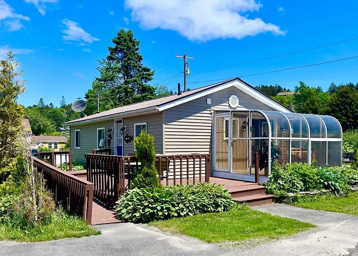 Alma Shore Lane Suites & Cottages