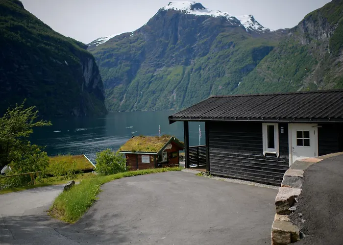 Grande Hytteutleige Og Camping