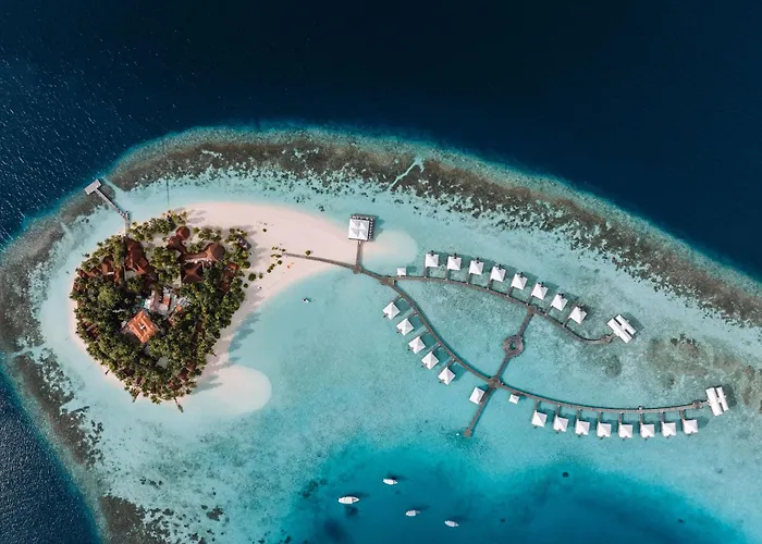 Diamonds Athuruga Maldives Resort & Spa
