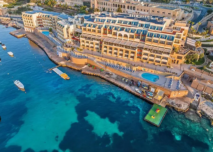 Verdi St George's Bay Marina San Ġiljan