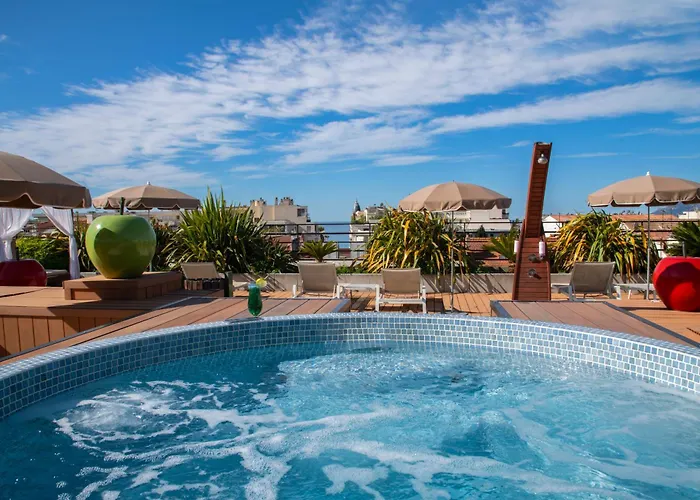 Best Western Premier Le Patio des Artistes Wellness Jacuzzi