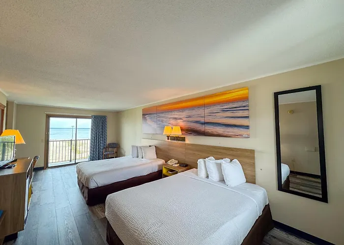 Days Inn By Wyndham Mackinaw City - Lakeview