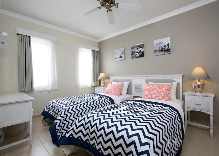 Paloma Marina Suites - Adult Only