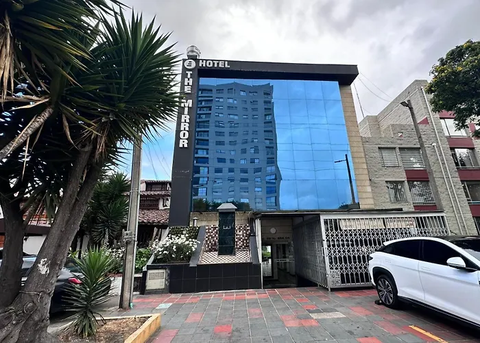 Hotel The Mirror
