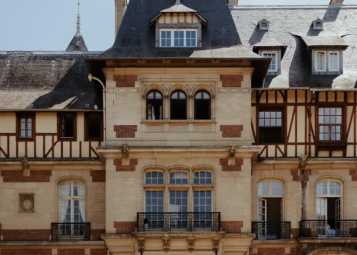 Chateau Jeanne & The Forest - Chateau De Montvillargenne