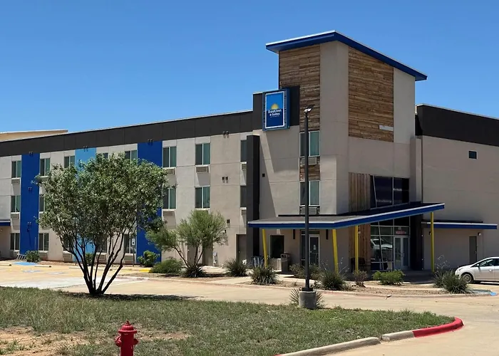 Days Inn & Suites By Wyndham Colorado City/I-20